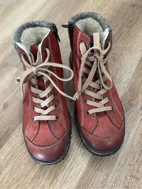 Rieker Burnt Red Leather Lace-Up Ankle Boots with Shearling Collar